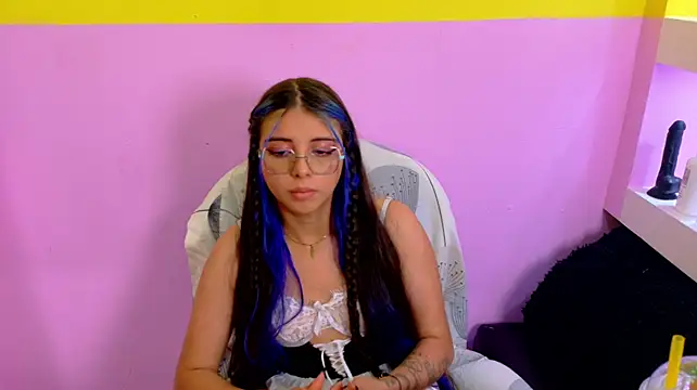 XXX chat uživo modela Kyomi_Hunt