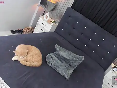 XXX chat uživo modela EllaBrown_