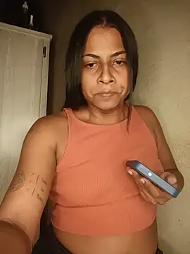 Giselabrunette25 élő XXX-chatje