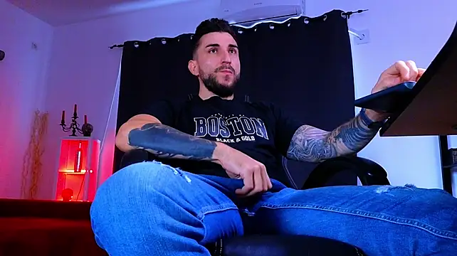MightyAaron66 Live XXX-chat