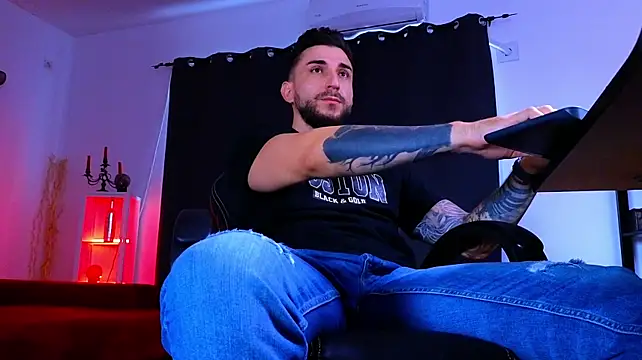 XXX chat uživo modela MightyAaron66