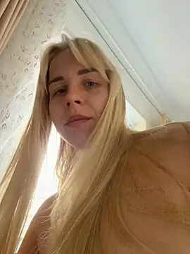 AriMiu XXX чат на живо