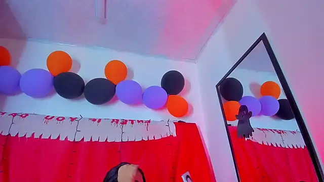 XXX chat uživo modela Channel_Mills