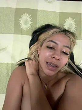 XXX chat uživo modela kari_rive