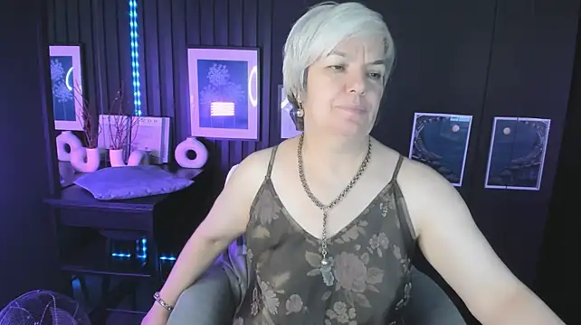 CarmenSoft Adlı Modelin Canlı XXX Sohbeti