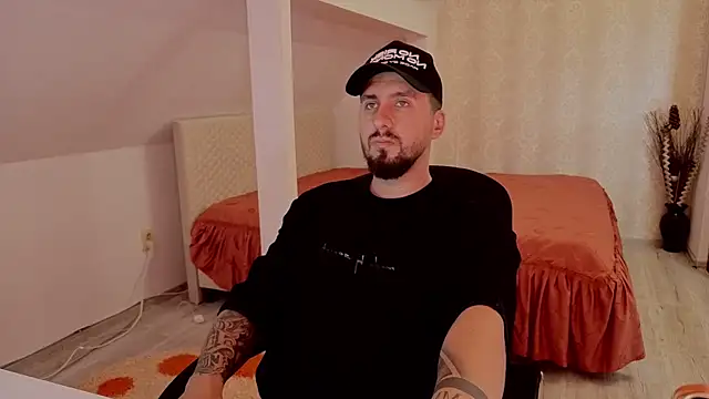 Czat XXX na żywo – LoganStroud