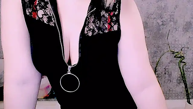 Djullia Live XXX-Chat