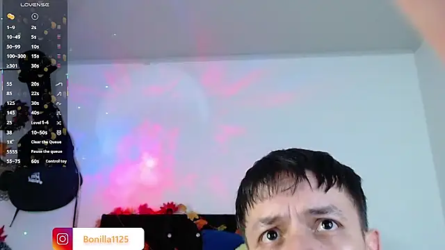 PaleVibes Webcam Show