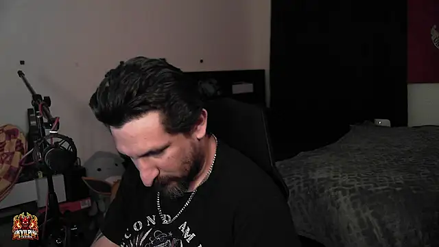DevilPup75_: απευθείας συνομιλία ΧΧΧ