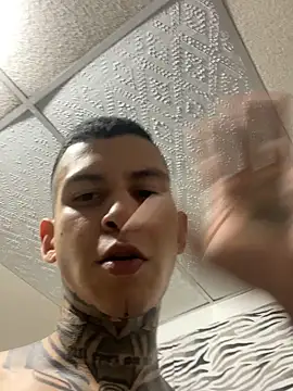 Chatroom XXX en direct de Andrew_san