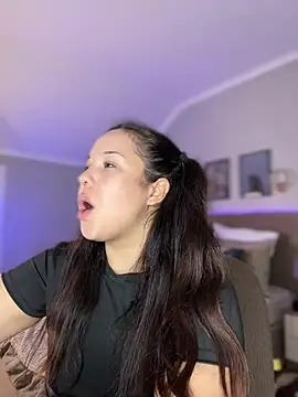 XXX chat uživo modela LushBySofa