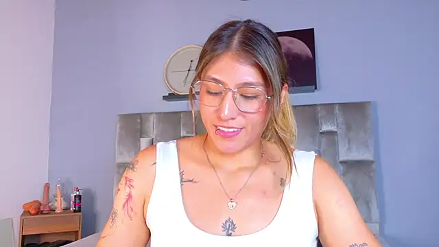 XXX chat uživo modela LiaaMoretti__
