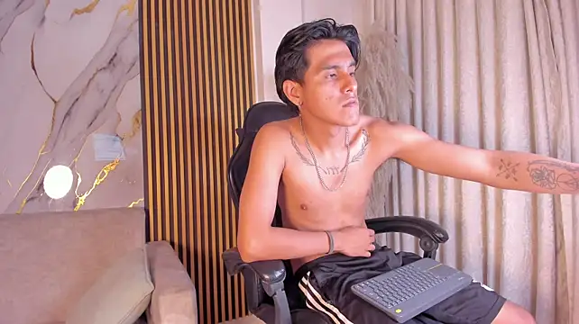 Chatroom XXX en direct de oliverSky_