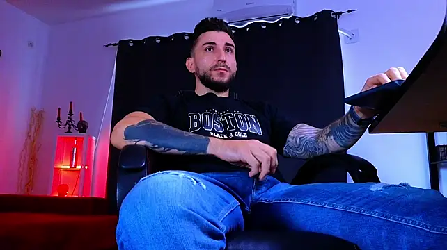 Czat XXX na żywo – MightyAaron66