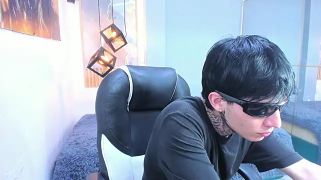 Cry_thereal 即時 XXX 聊天