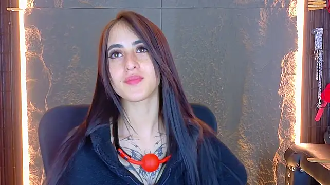 Chat +18 de lilith_jeane_7 ao vivo
