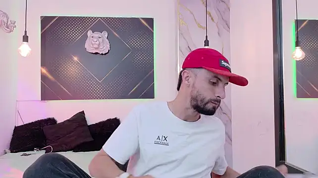 KingOfTemptation live XXX chat