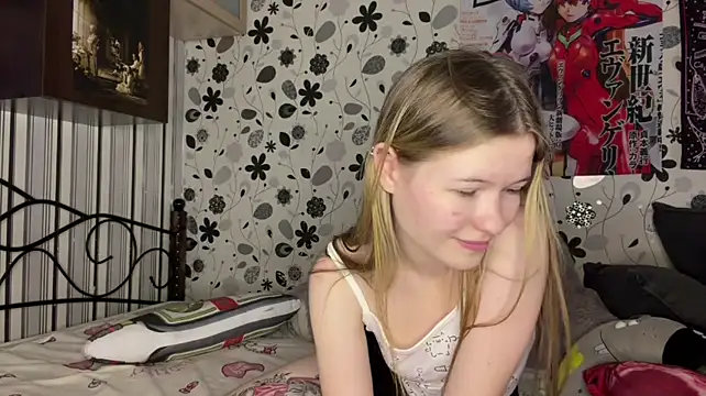 LynHillaire Chat XXX live