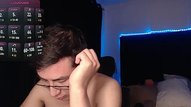 Chat XXX Live andrewmhilton_