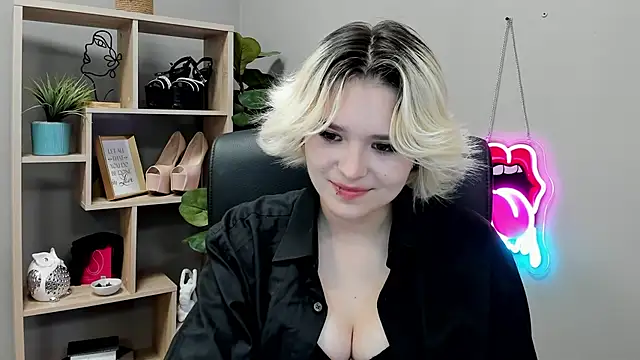 SweetLilyxo's Live XXX Chat