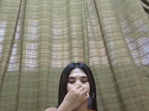 Youngchix4u's Live XXX Chat