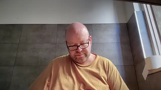 theitalianbear Chat XXX live