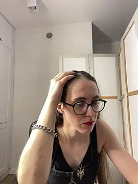 MartiniiSelenna's Live XXX Chat