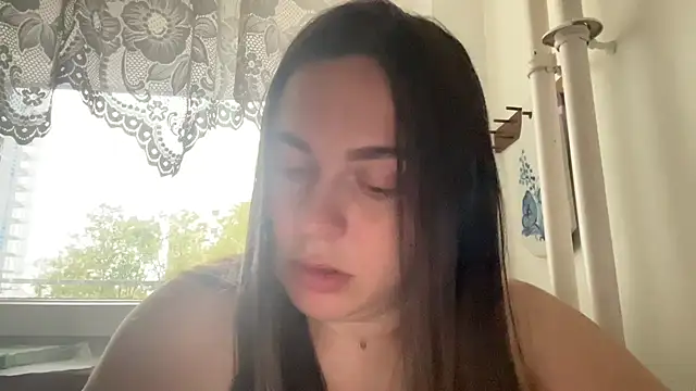 Zoravia Adlı Modelin Canlı XXX Sohbeti