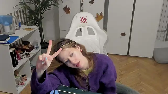 XXX chat uživo modela Silly__Milly