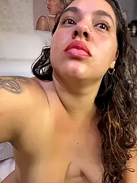 XXX chat uživo modela Mia__Navarro98__