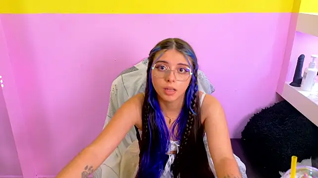 XXX chat uživo modela Kyomi_Hunt