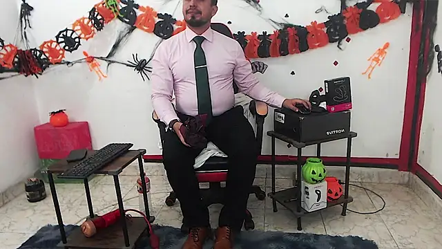 Show modela KalethBigDick na web-kameri