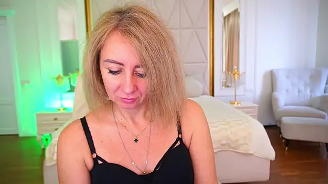 LavanderSophi – Naživo XXX chat