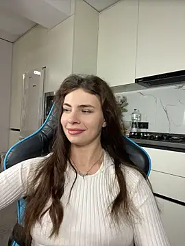 CurlyLara live XXX chat