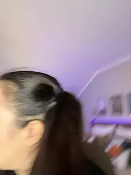 XXX chat uživo modela LushBySofa
