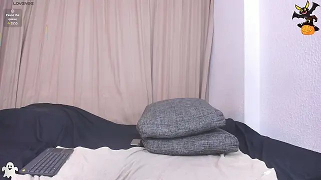 max_edn Live XXX chat