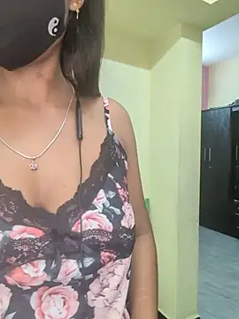 tamil_Riya143's Live XXX Chat