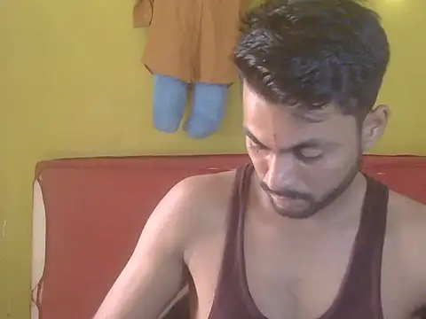 Stubborndesiboy Live XXX-chat