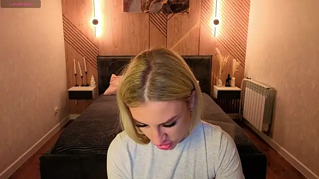 XXX chat uživo modela Silen_Tori