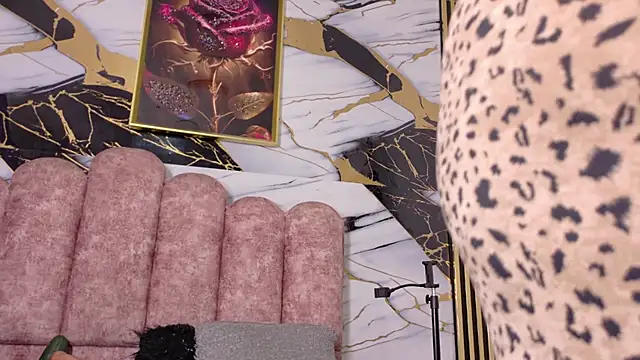 Chat +18 de Kazsandraa ao vivo