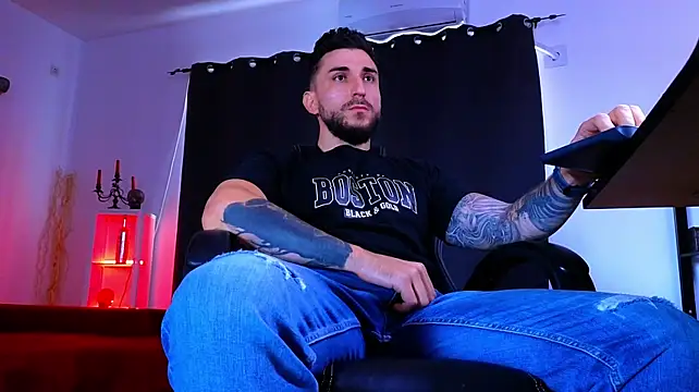 MightyAaron66 Live XXX Chat