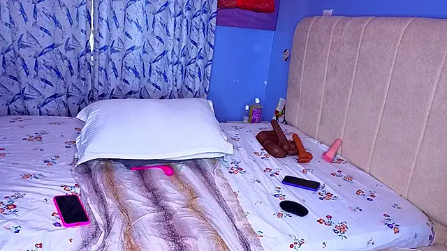 Dette_dimples élő XXX-chatje