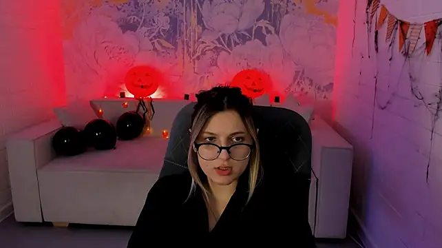 Czat XXX na żywo – LeslieBloom
