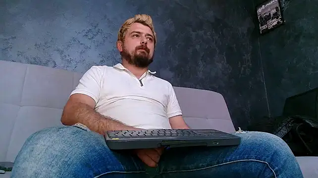 CLOUDYMarkWayne – Naživo XXX chat