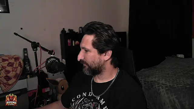 צ'אט XXX בשידור חי של DevilPup75_