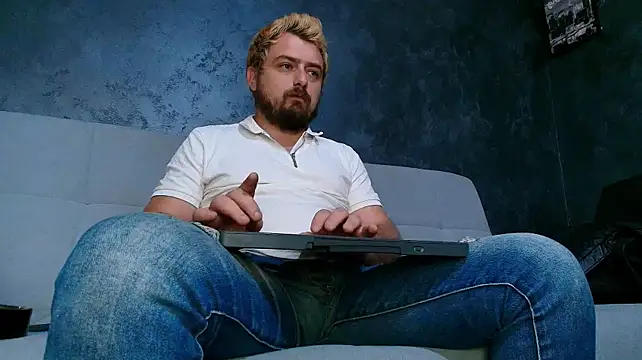 CLOUDYMarkWayne Adlı Modelin Canlı XXX Sohbeti