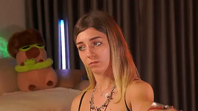 Chat XXX en directo de MilaMilkEyes