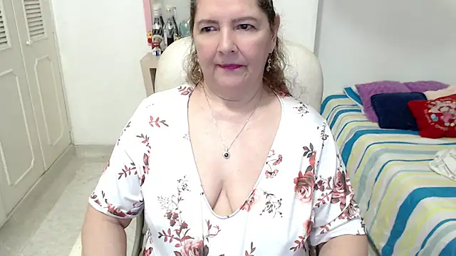 leonela_69's Live XXX Chat