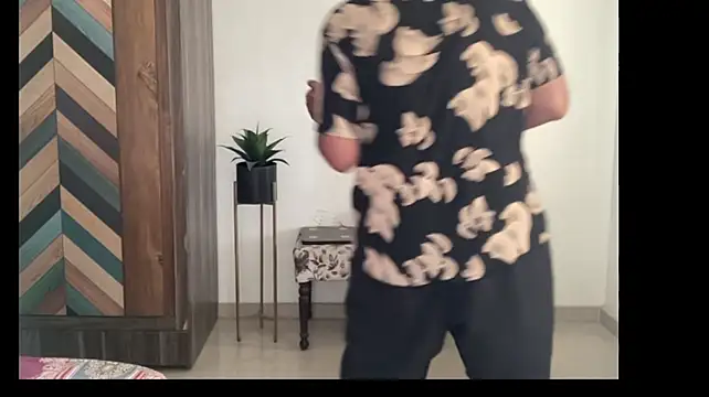 Mr_AjnabeeのライブXXXチャット