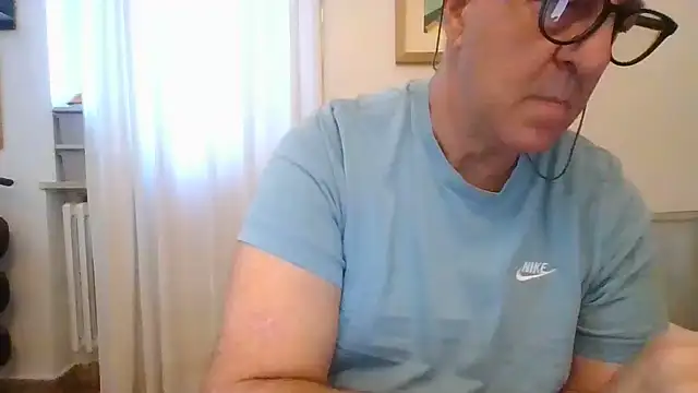 ANONIMO7735 Chat XXX in diretta
